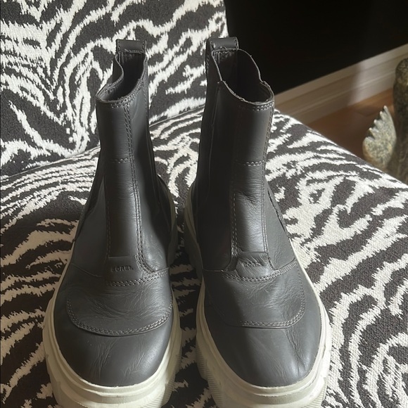 Sorel Gray Ankle Boots Modern Urban Design - Picture 2 of 6